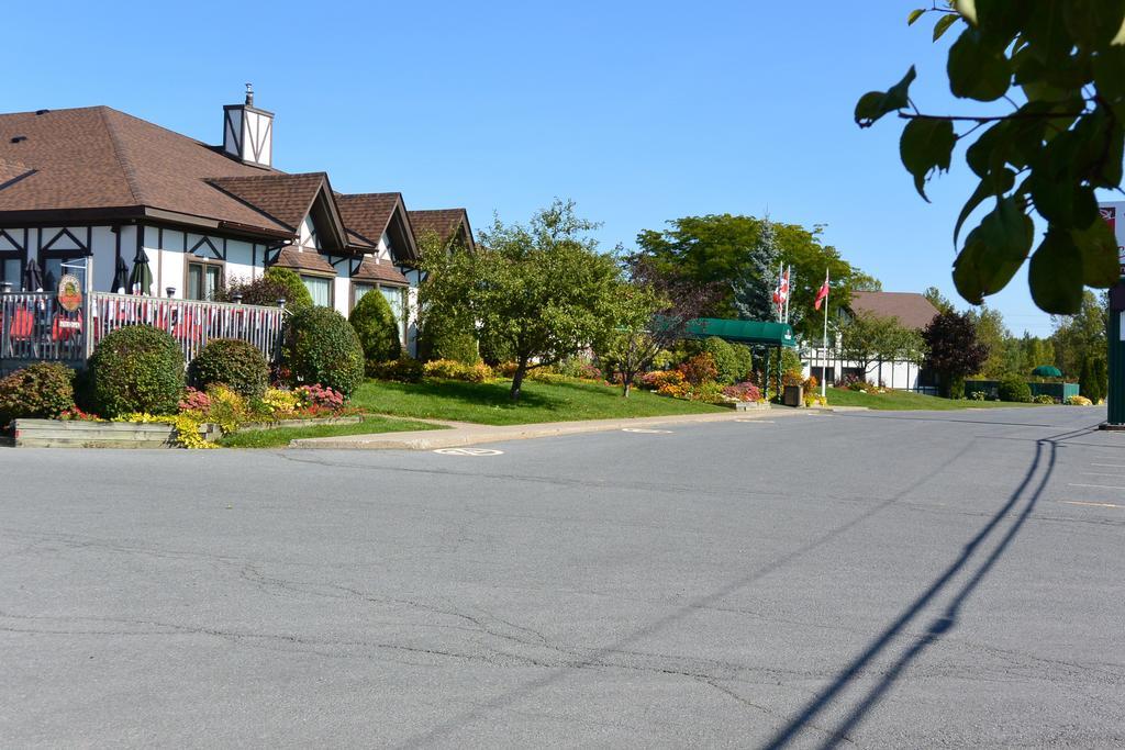 Mcintosh Country Inn & Conference Centre Morrisburg Exterior foto
